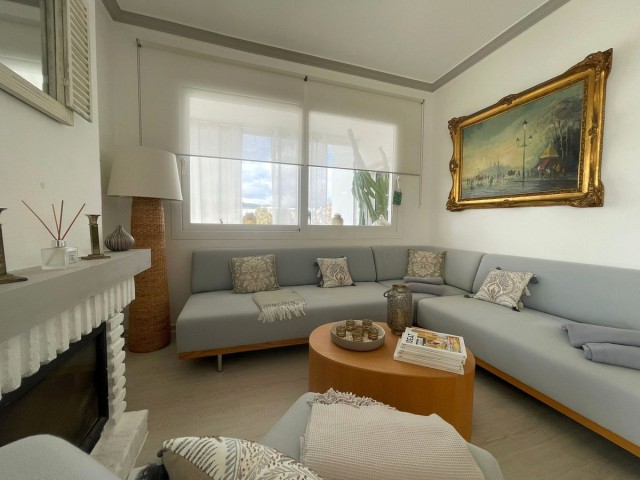 Penthouse avec 2 Chambres  à Estepona