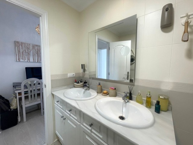 Penthouse avec 2 Chambres  à Estepona