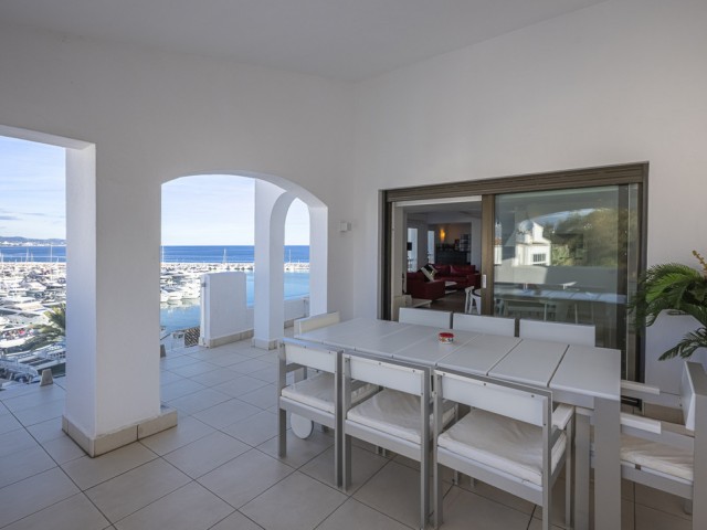 Penthouse, Puerto Banús