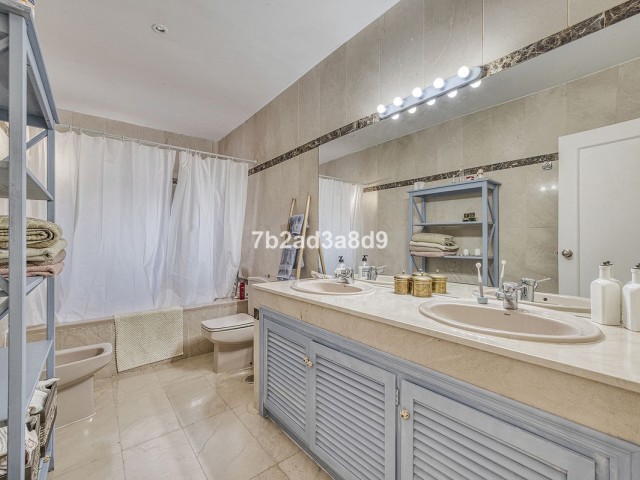 5 Slaapkamer Appartement in Nueva Andalucía