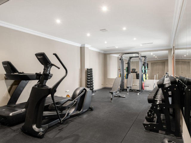 7 Soveroms Villa i Benahavís