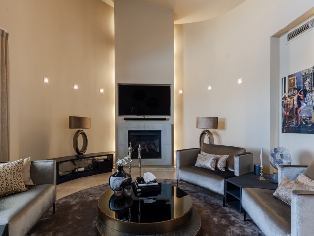 7 Soveroms Villa i Benahavís