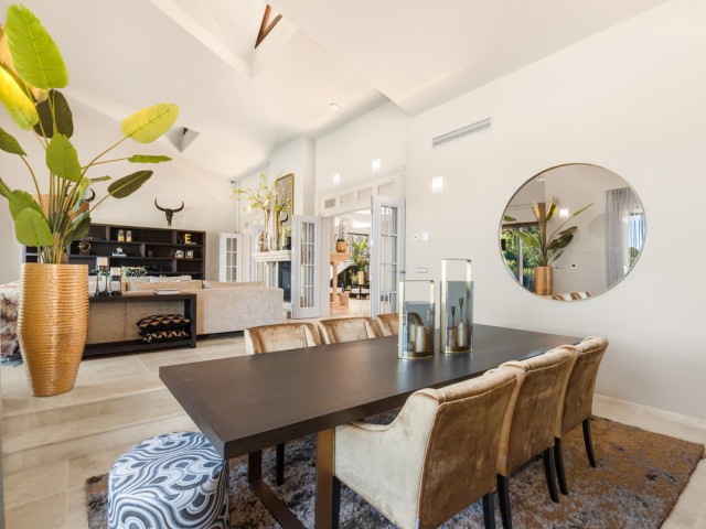 7 Soveroms Villa i Benahavís