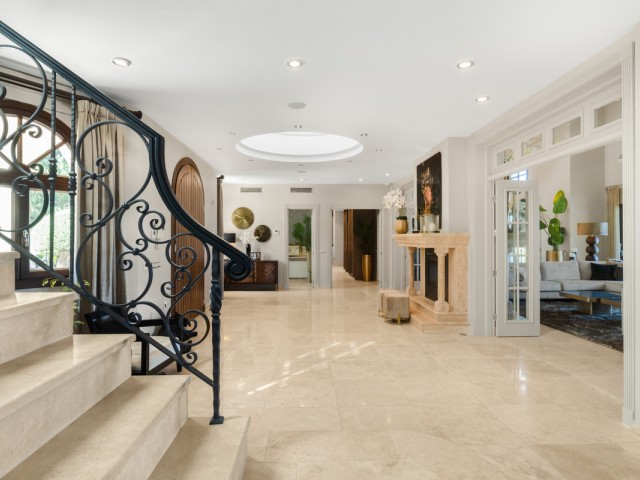 7 Soveroms Villa i Benahavís