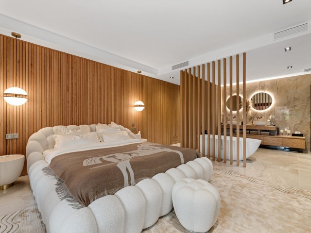 Apartamento con 3 Dormitorios  en Estepona