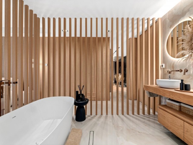 Apartamento con 3 Dormitorios  en Estepona