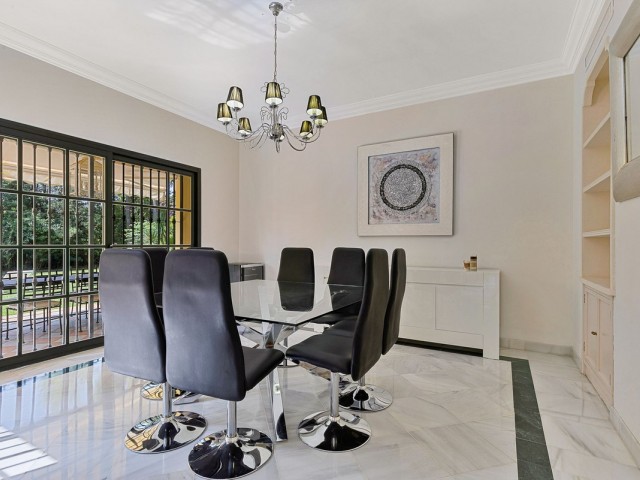 5 Schlafzimmer Villa in Guadalmina Baja