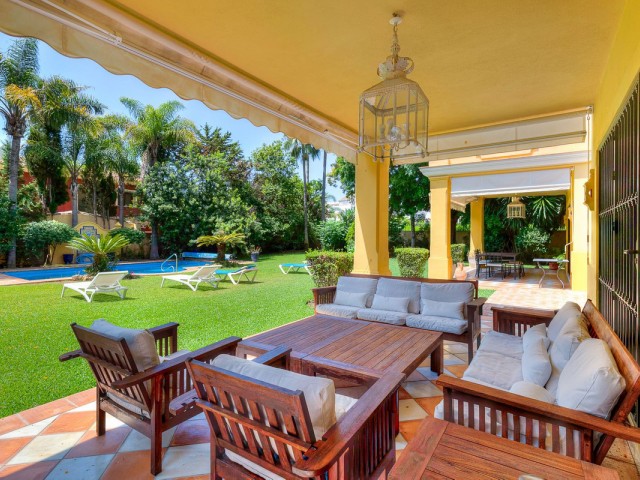 5 Schlafzimmer Villa in Guadalmina Baja