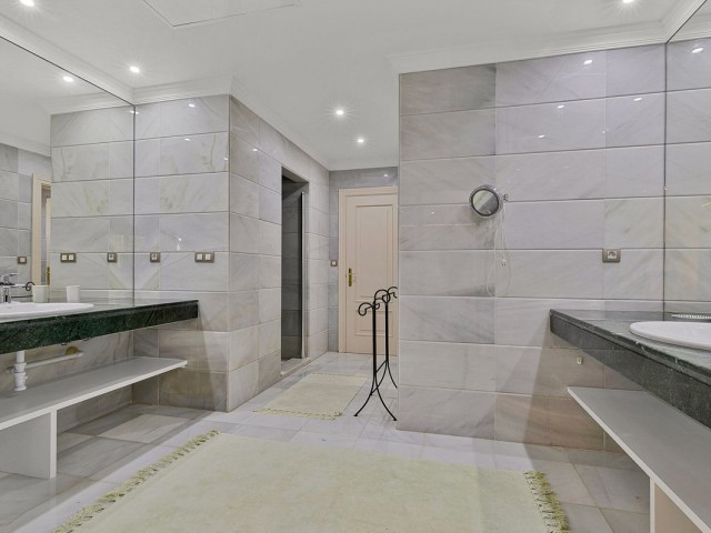 5 Sovrums Villa i Guadalmina Baja