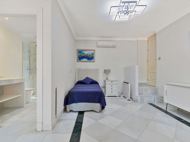 5 Sovrums Villa i Guadalmina Baja