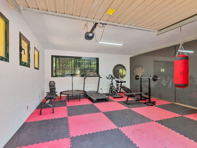 5 Sovrums Villa i Guadalmina Baja