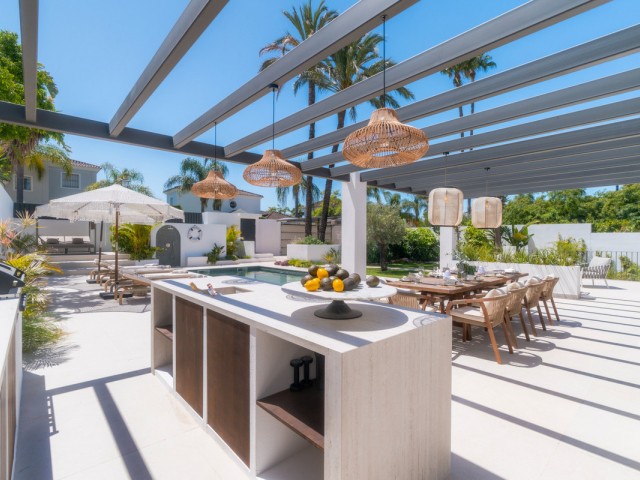 6 Bedrooms Villa in Nueva Andalucía