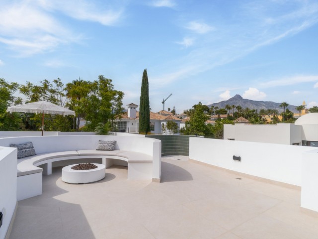 6 Bedrooms Villa in Nueva Andalucía