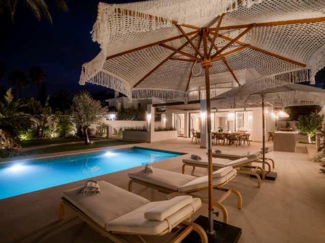 6 Bedrooms Villa in Nueva Andalucía