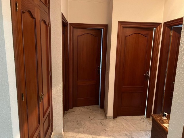 4 Bedrooms Villa in Nueva Andalucía