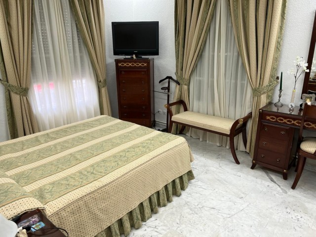 4 Bedrooms Villa in Nueva Andalucía