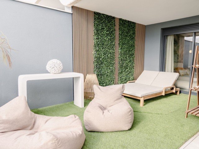 Apartamento con 3 Dormitorios  en Selwo