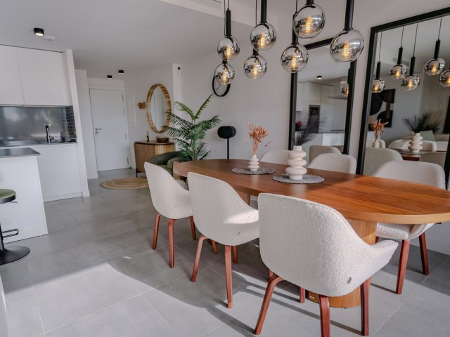 Apartamento con 3 Dormitorios  en Selwo