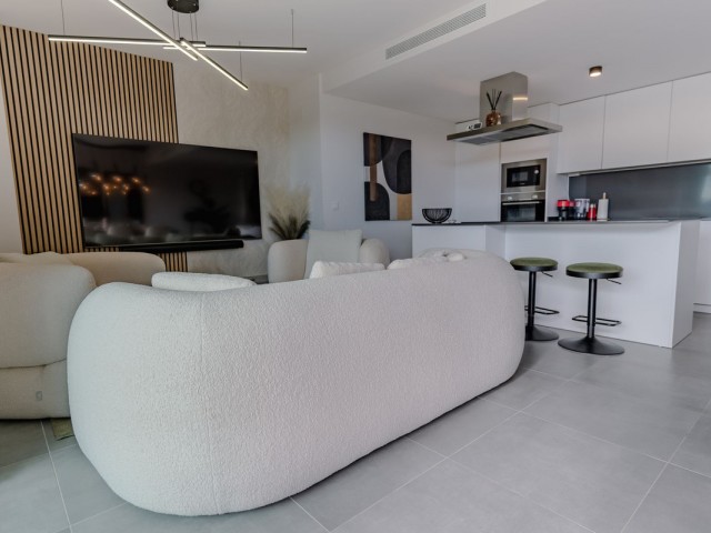 Apartamento con 3 Dormitorios  en Selwo