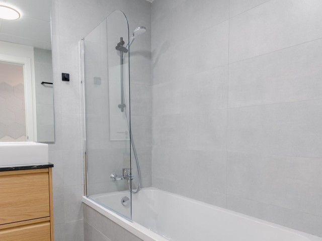 Apartamento con 3 Dormitorios  en Selwo