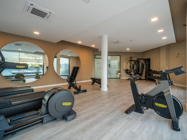 Apartamento con 3 Dormitorios  en Selwo