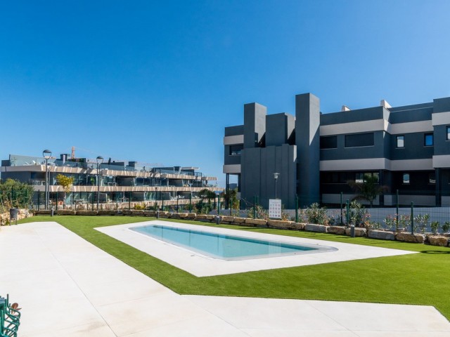 Apartamento con 3 Dormitorios  en Selwo