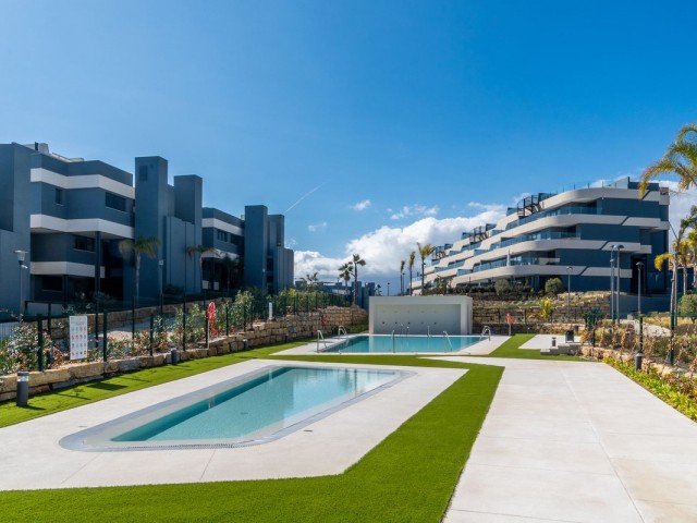 Apartamento con 3 Dormitorios  en Selwo