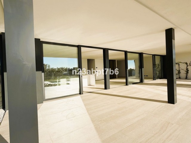 5 Bedrooms Villa in Sotogrande Alto