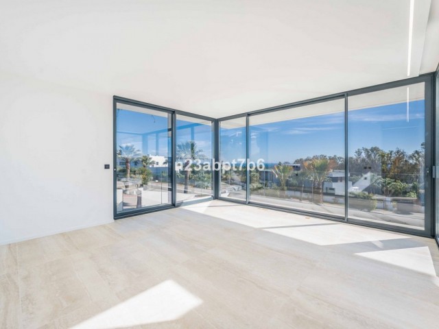 5 Bedrooms Villa in Sotogrande Alto