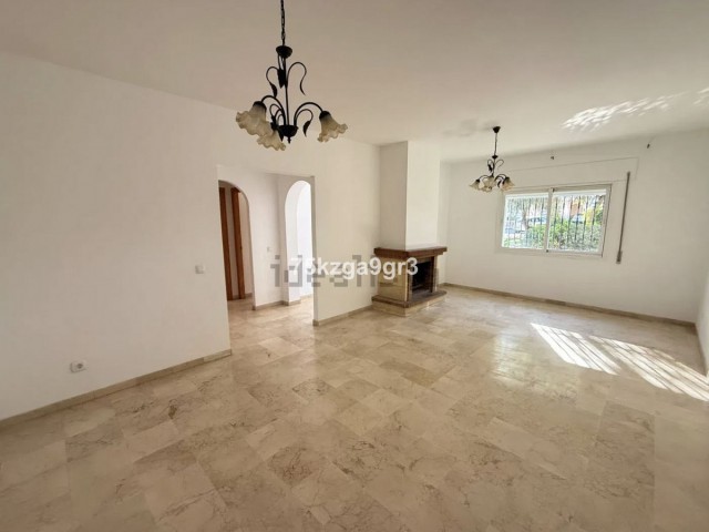 4 Bedrooms Townhouse in Estepona