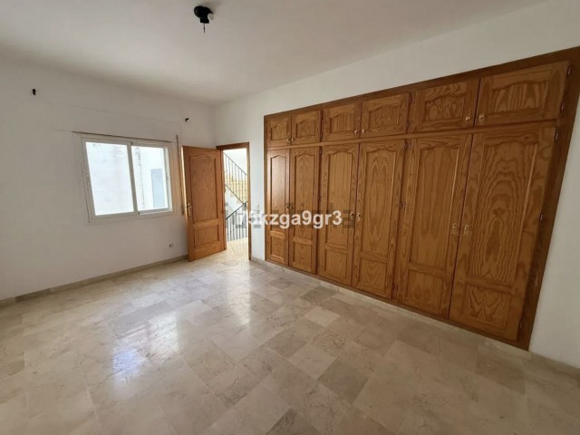 4 Bedrooms Townhouse in Estepona