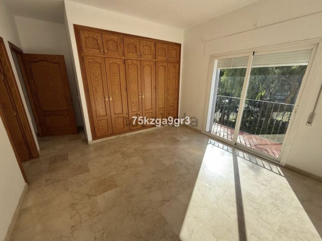 4 Bedrooms Townhouse in Estepona