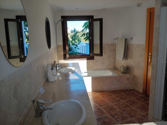 3 Bedrooms Townhouse in El Paraiso