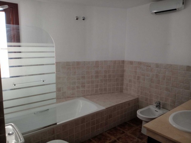 3 Bedrooms Townhouse in El Paraiso