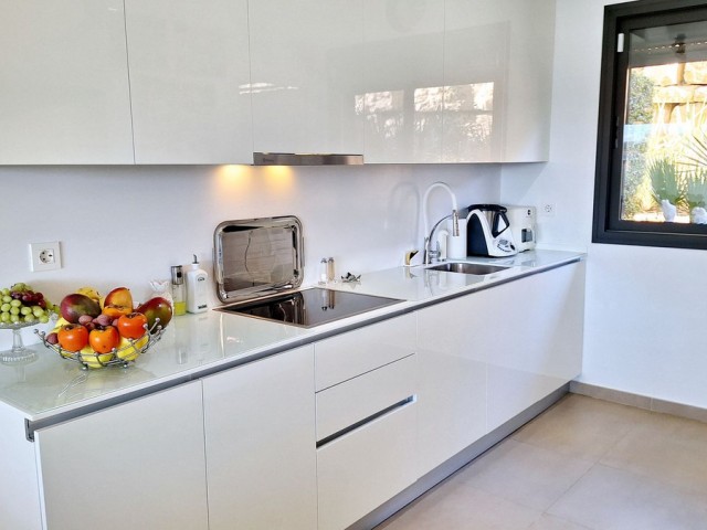 3 Bedrooms Villa in La Duquesa