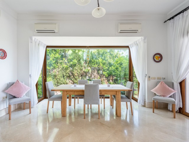 7 Bedrooms Villa in Sotogrande Alto