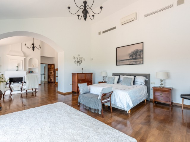 7 Bedrooms Villa in Sotogrande Alto