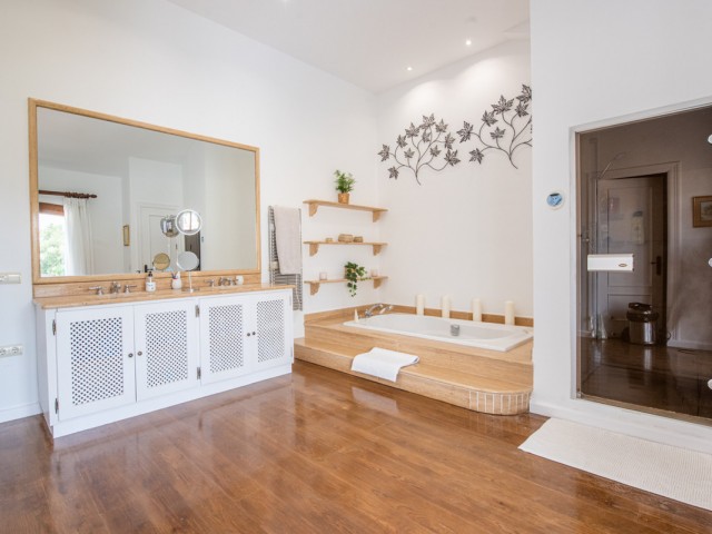 7 Bedrooms Villa in Sotogrande Alto