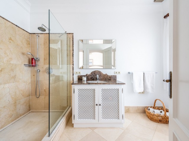 7 Bedrooms Villa in Sotogrande Alto