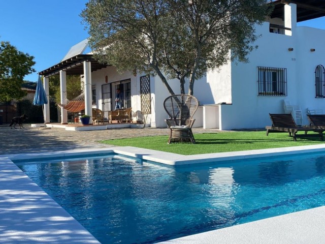 4 Soveroms Villa i Estepona