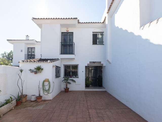 4 Bedrooms Townhouse in Marbella