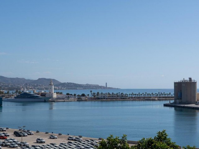 5 Bedrooms Apartment in Málaga Centro