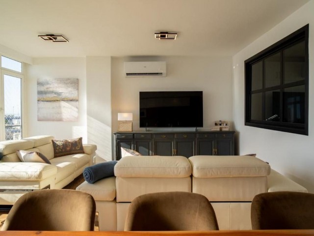 5 Schlafzimmer Apartment in Málaga Centro