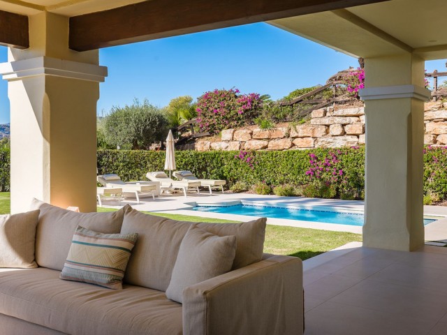 4 Bedrooms Apartment in Nueva Andalucía