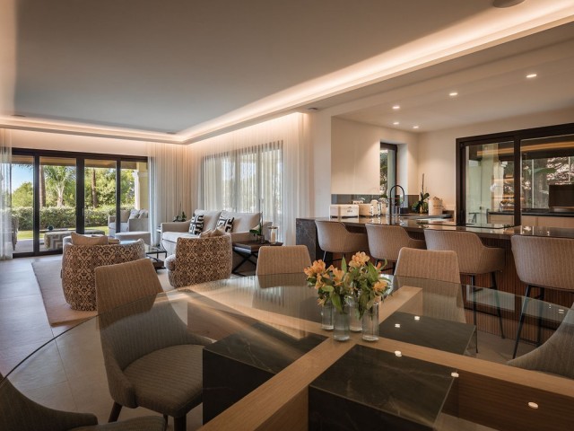 4 Bedrooms Apartment in Nueva Andalucía