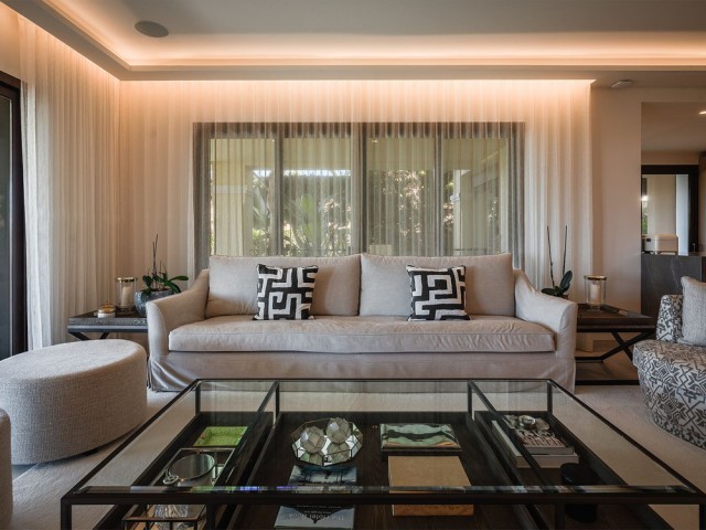 4 Bedrooms Apartment in Nueva Andalucía