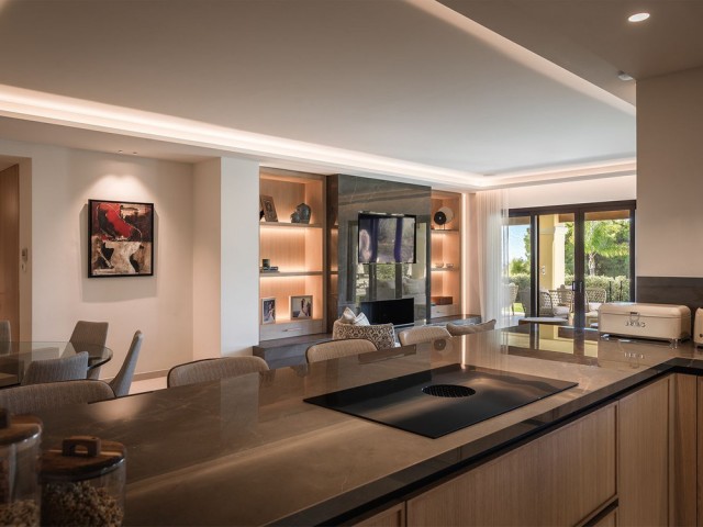 4 Bedrooms Apartment in Nueva Andalucía