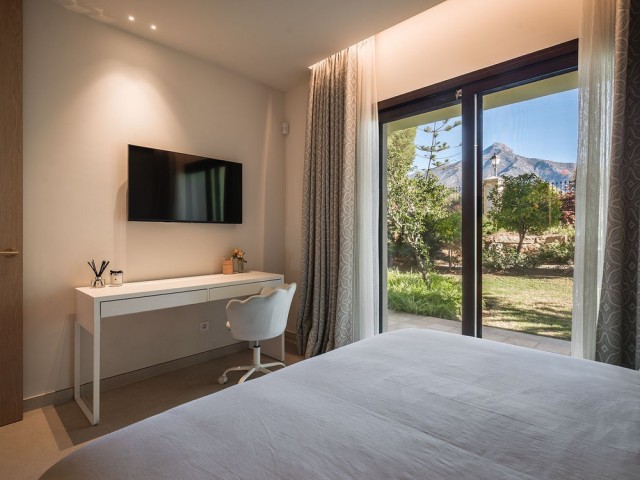 4 Bedrooms Apartment in Nueva Andalucía