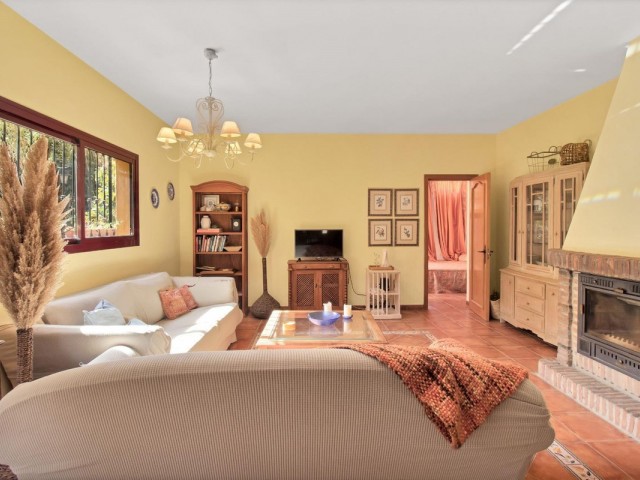 Villa con 3 Dormitorios  en Ojén