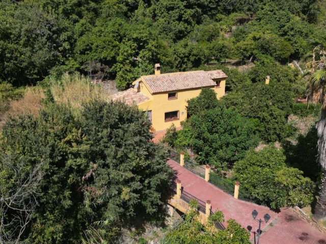 Villa con 3 Dormitorios  en Ojén